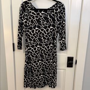 Three Dots Black and White Patterned Dress